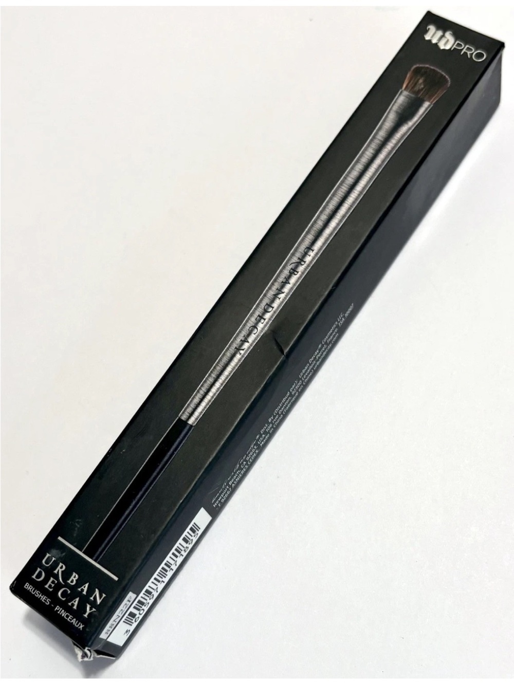 NIB - Urban Decay UD Pro Moondust Eyeshadow Brush E-210
